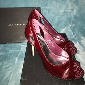 WHITE HOUSE | Black Market - Size 7M